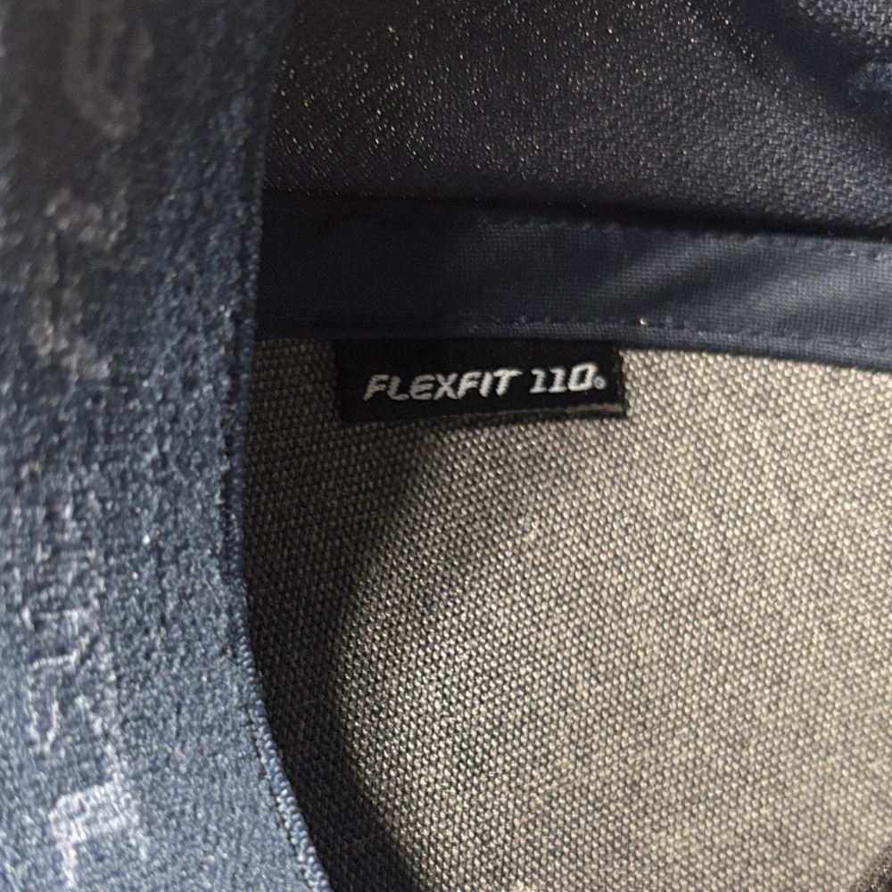 Travis Matthew Navy Blue Cap with Logo - Picture 4 of 5